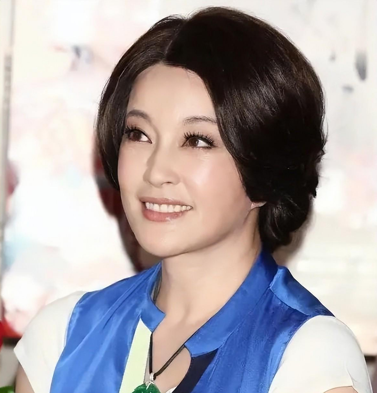 刘晓庆真是一个不折不扣的时尚前卫派!