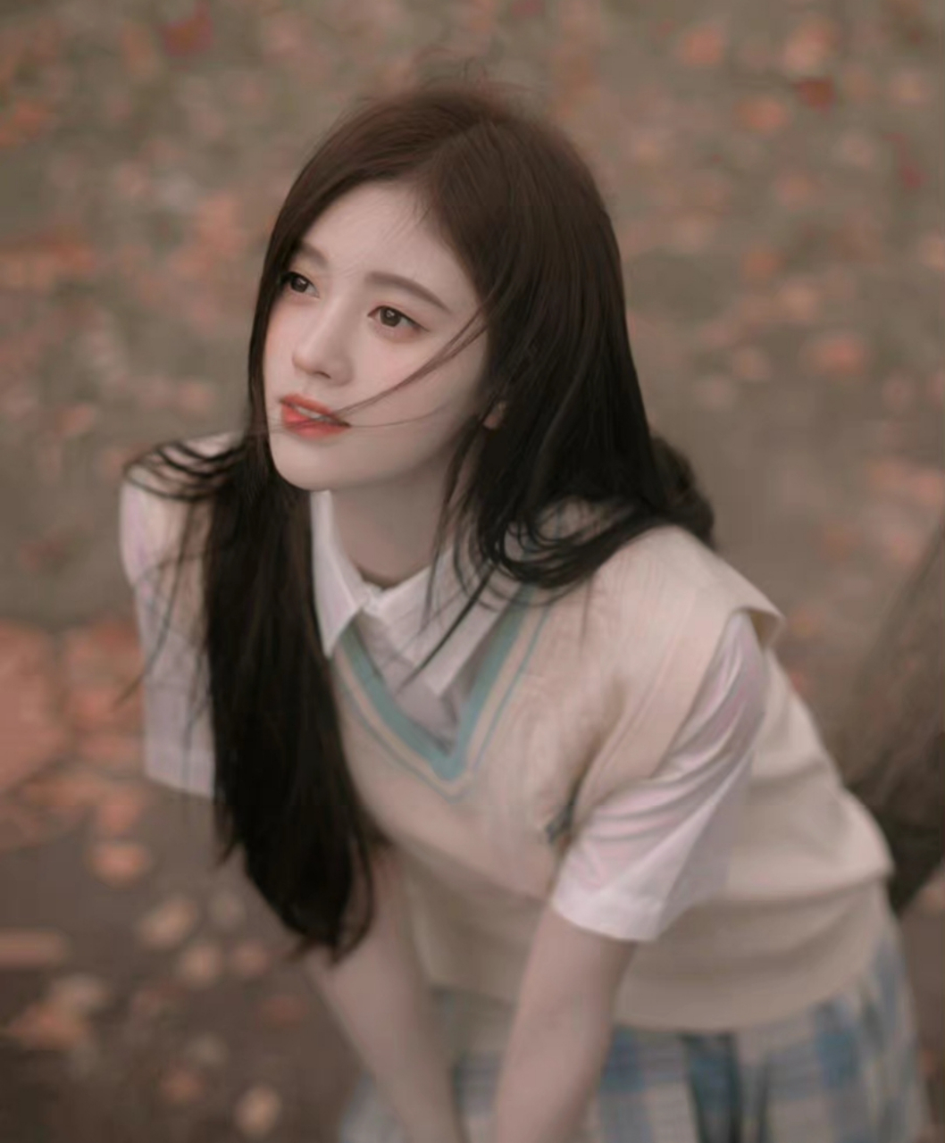 今天是樱花色的鞠婧祎,梦幻般的感觉,很仙女!