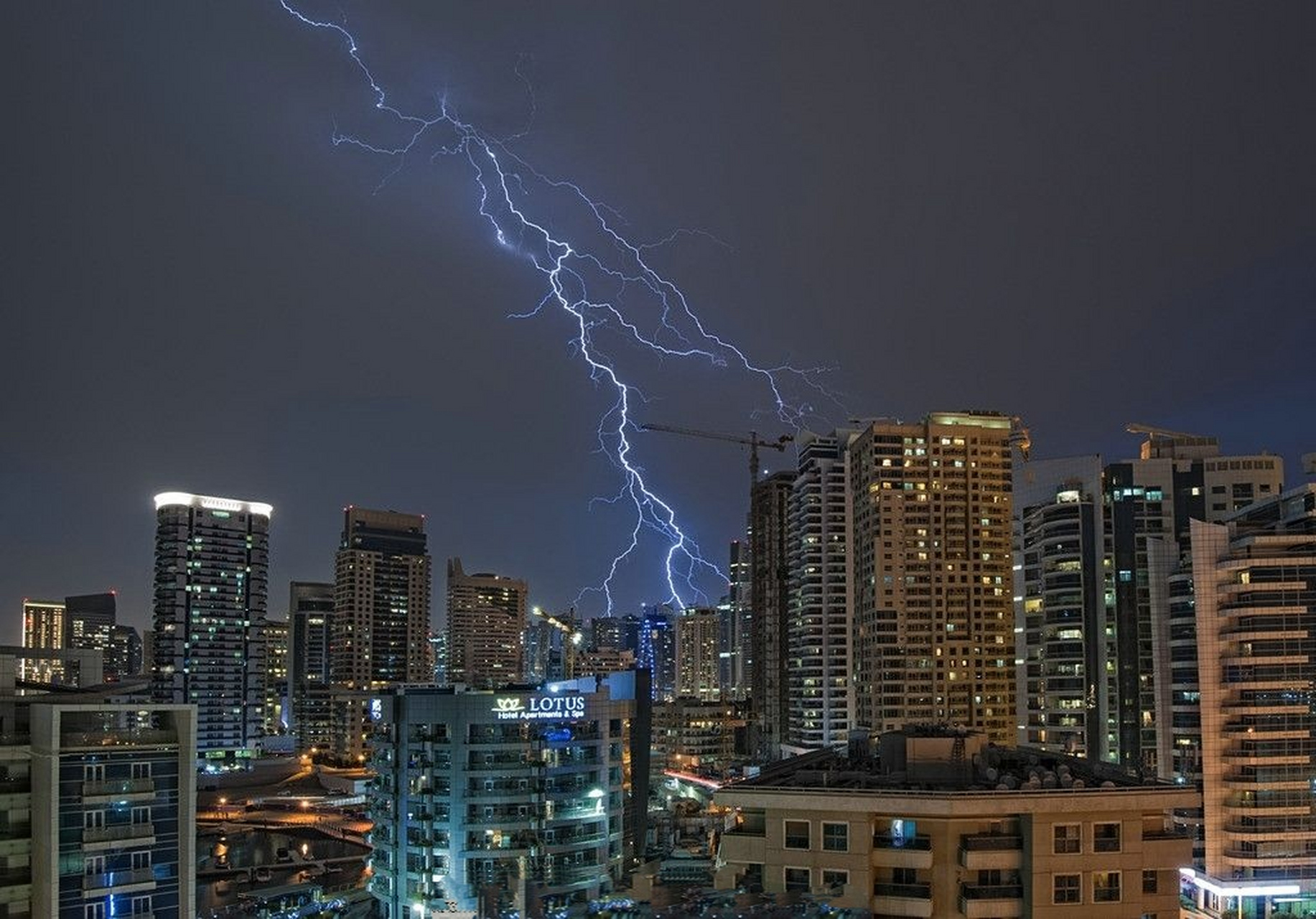 过去的一晚,福州市经历了一场惊心动魄的暴雨!