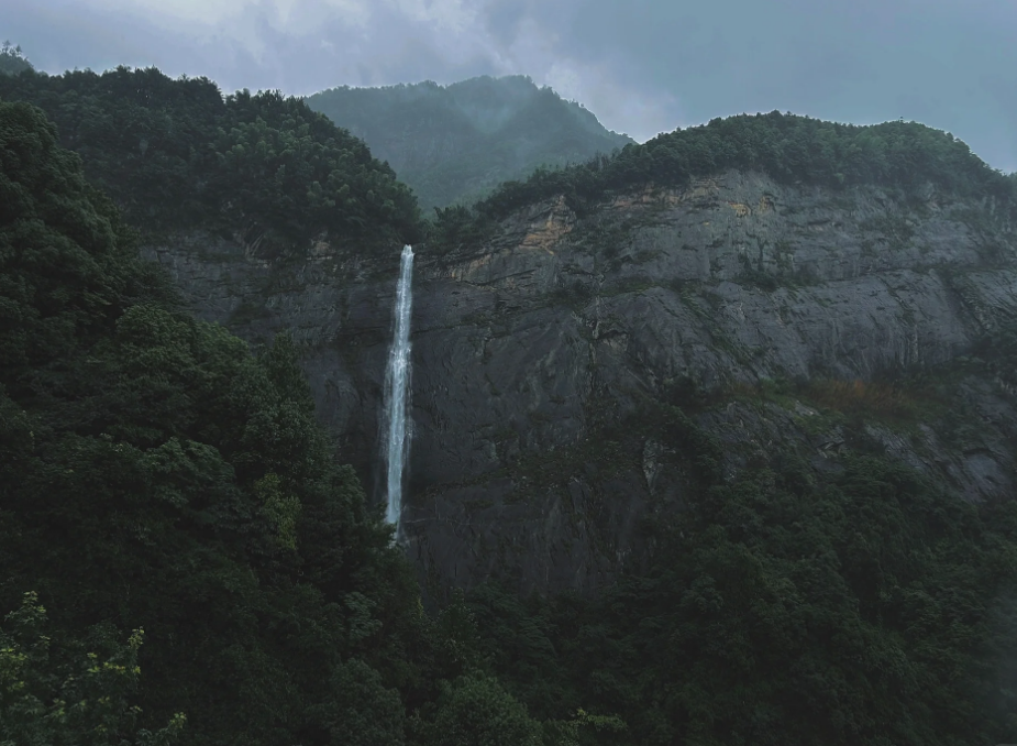 三叠泉与秀峰瀑布:庐山双子瀑的魅力之旅