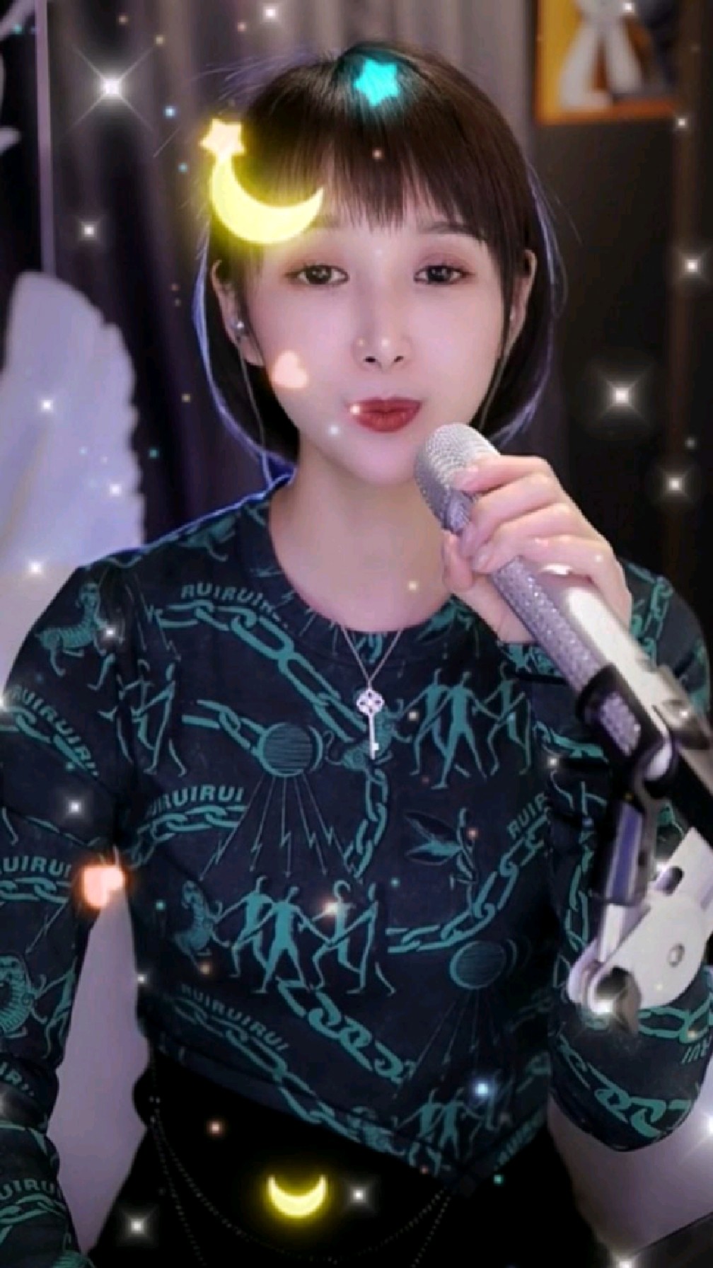 梁红演唱红枣树人美歌甜