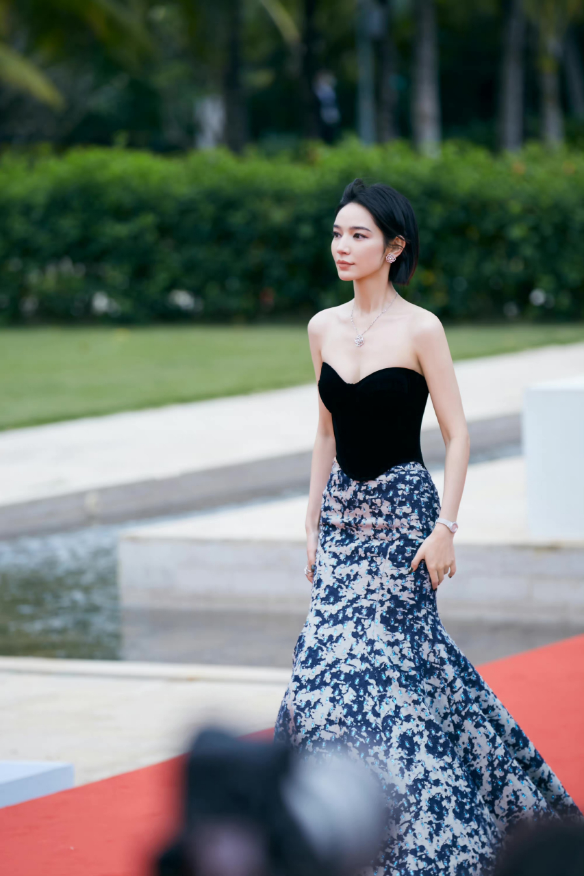 代斯#美女图片欣赏