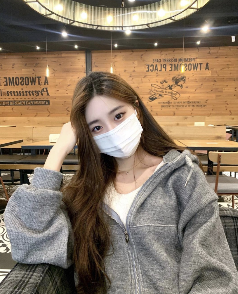 韩国妹纸推荐@chaevely___ 眼神深深吸引了我！