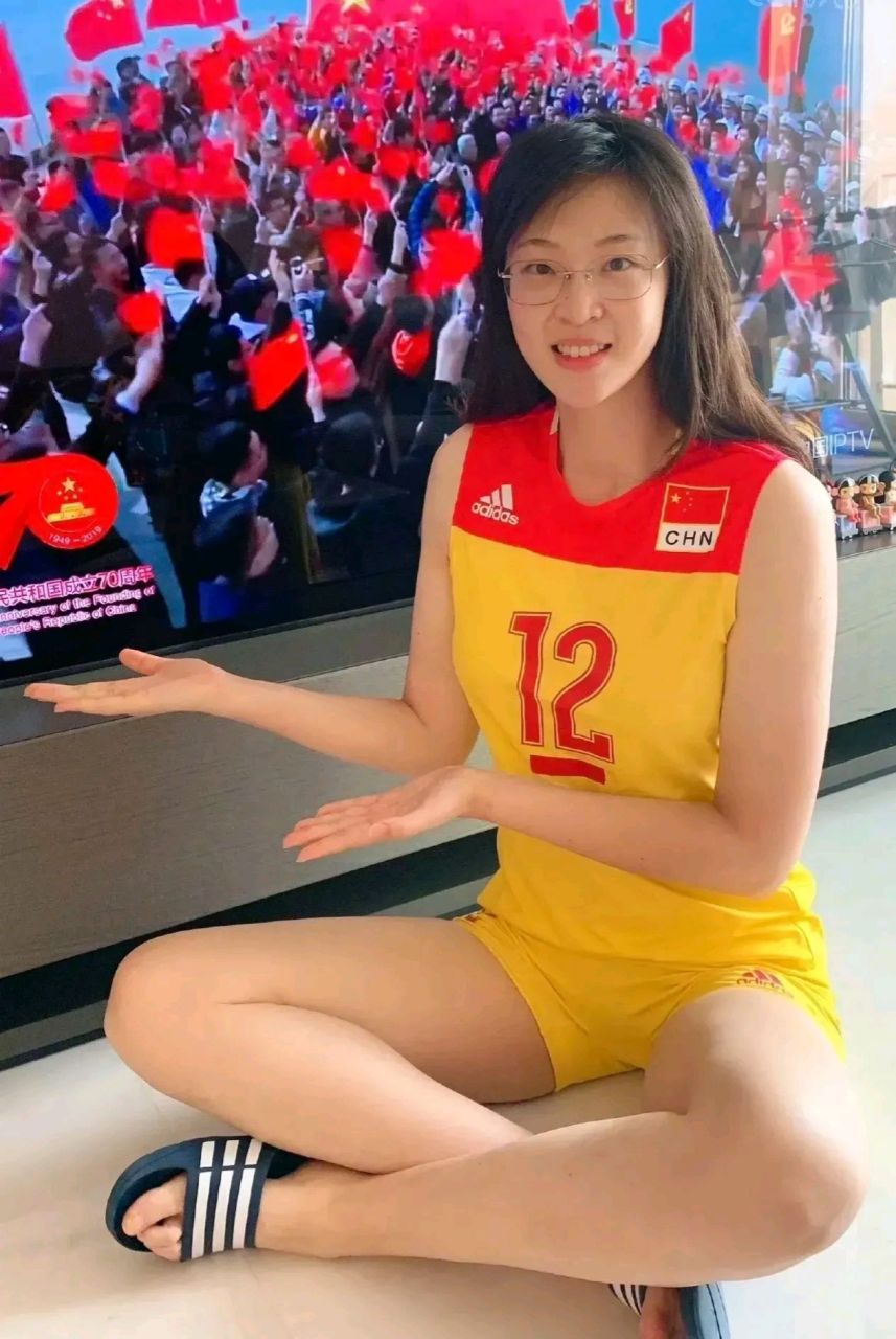 怀念她和赵蕊蕊,王一梅,韦秋月,刘亚男,郎平组成的国家队那些艰苦