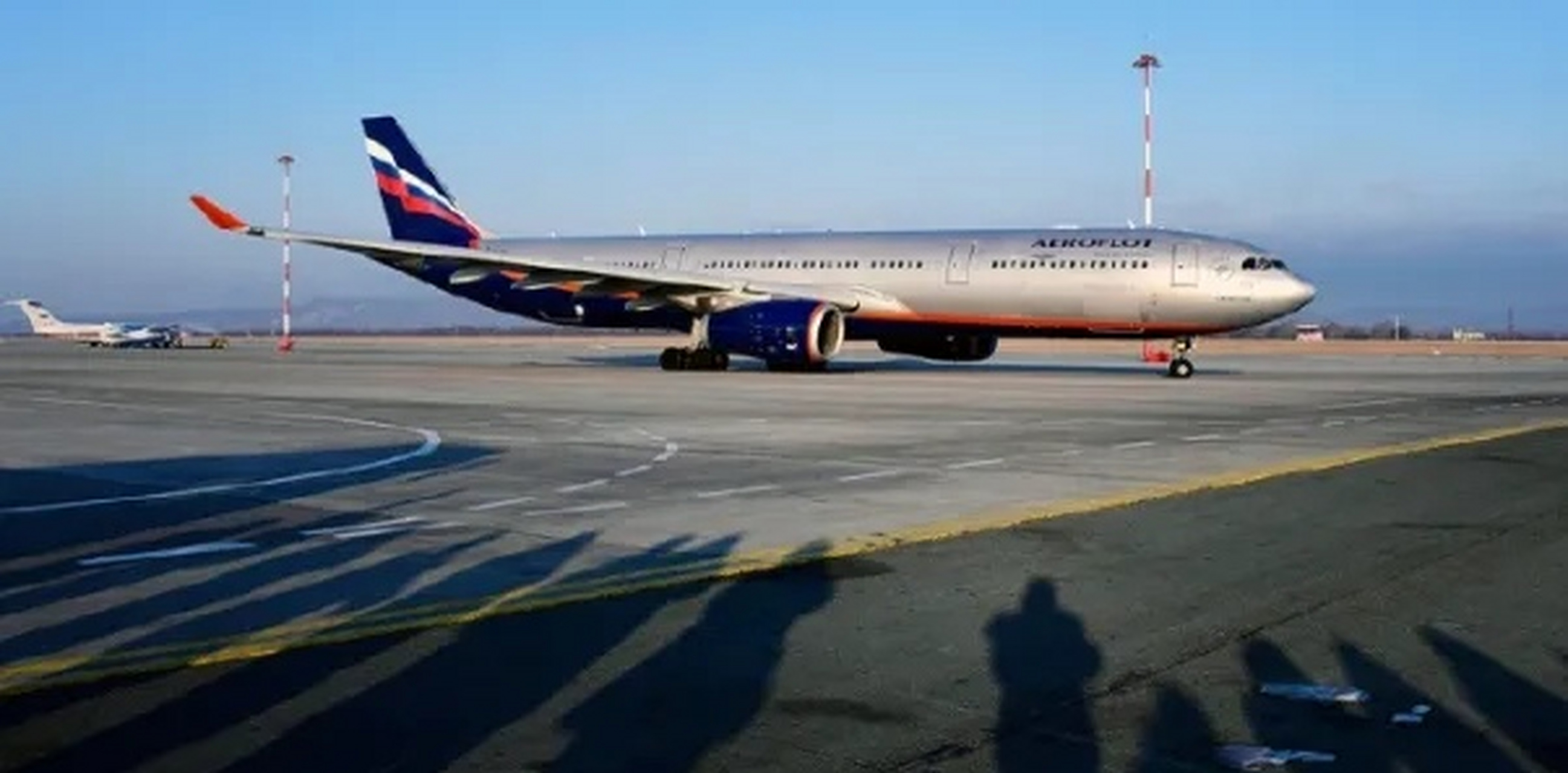 俄罗斯航空公司的a330客机前往伊朗修理.