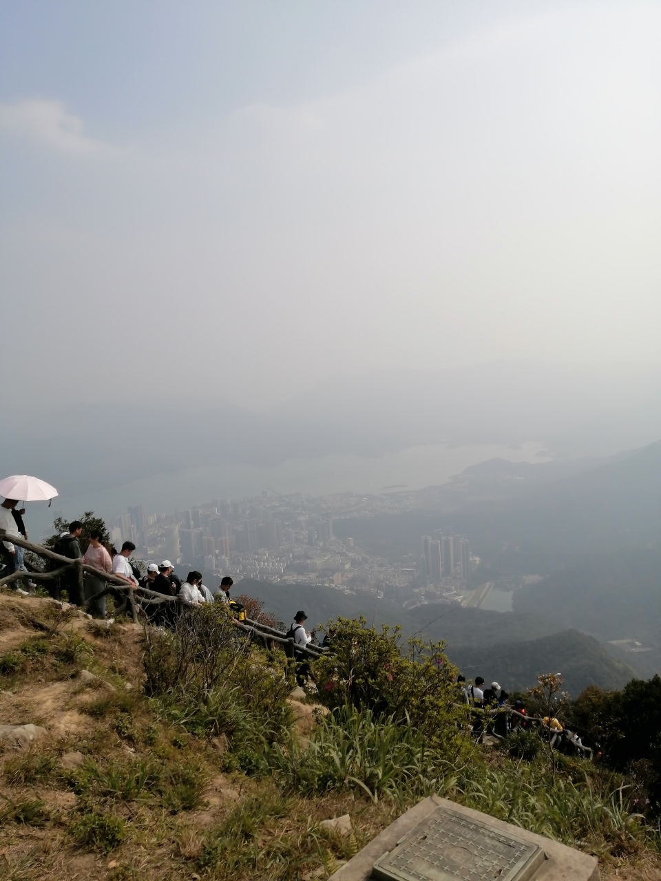 深圳第一峰梧桐山图片