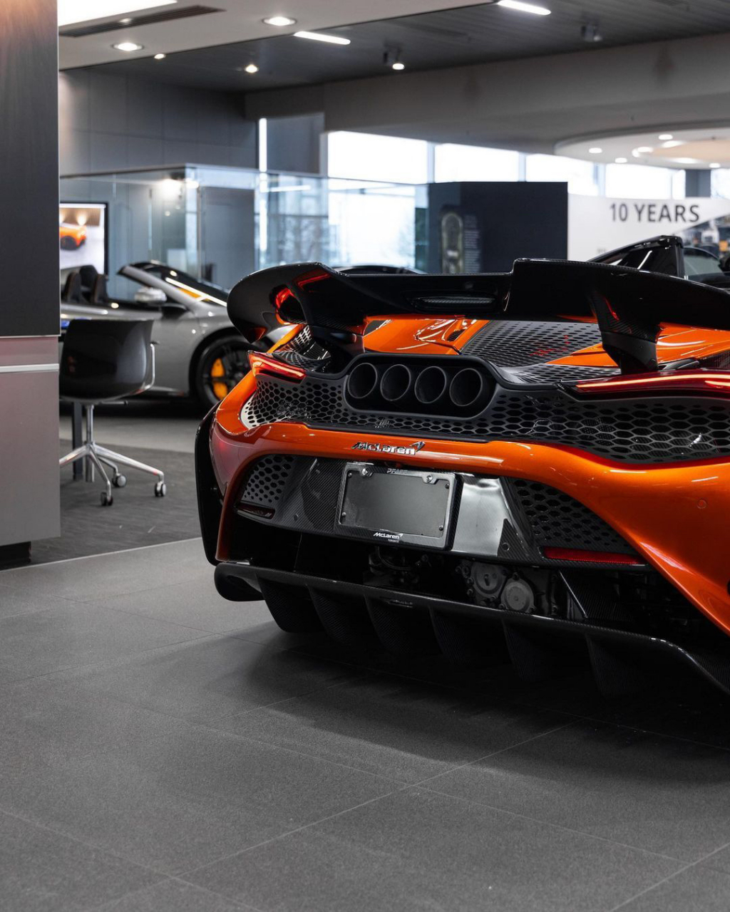 今天这辆车是精心挑选的一辆超跑—迈凯伦765lt