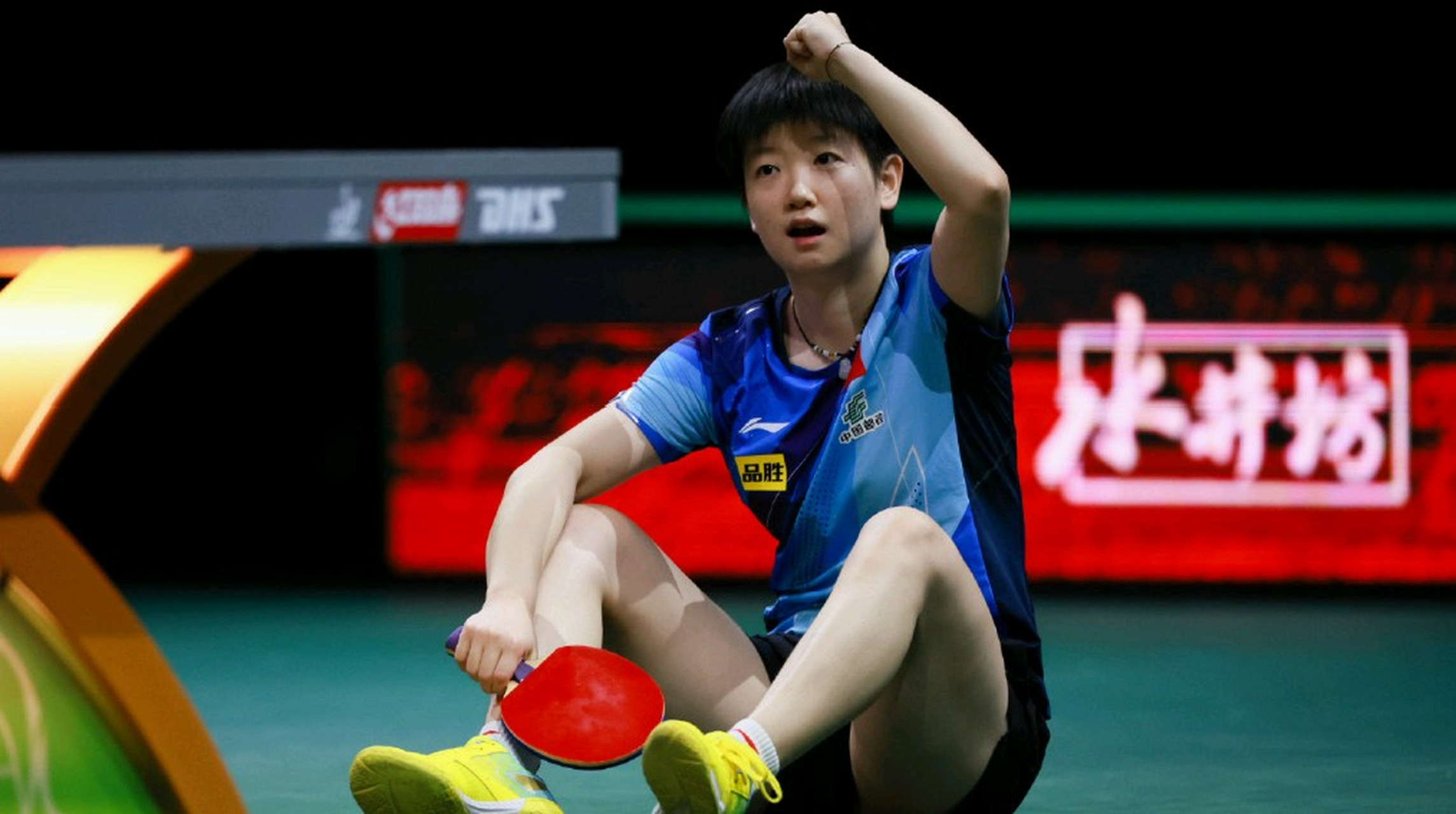 孙颖莎德班世乒赛女单夺冠,不仅仅创造了个人历史,她