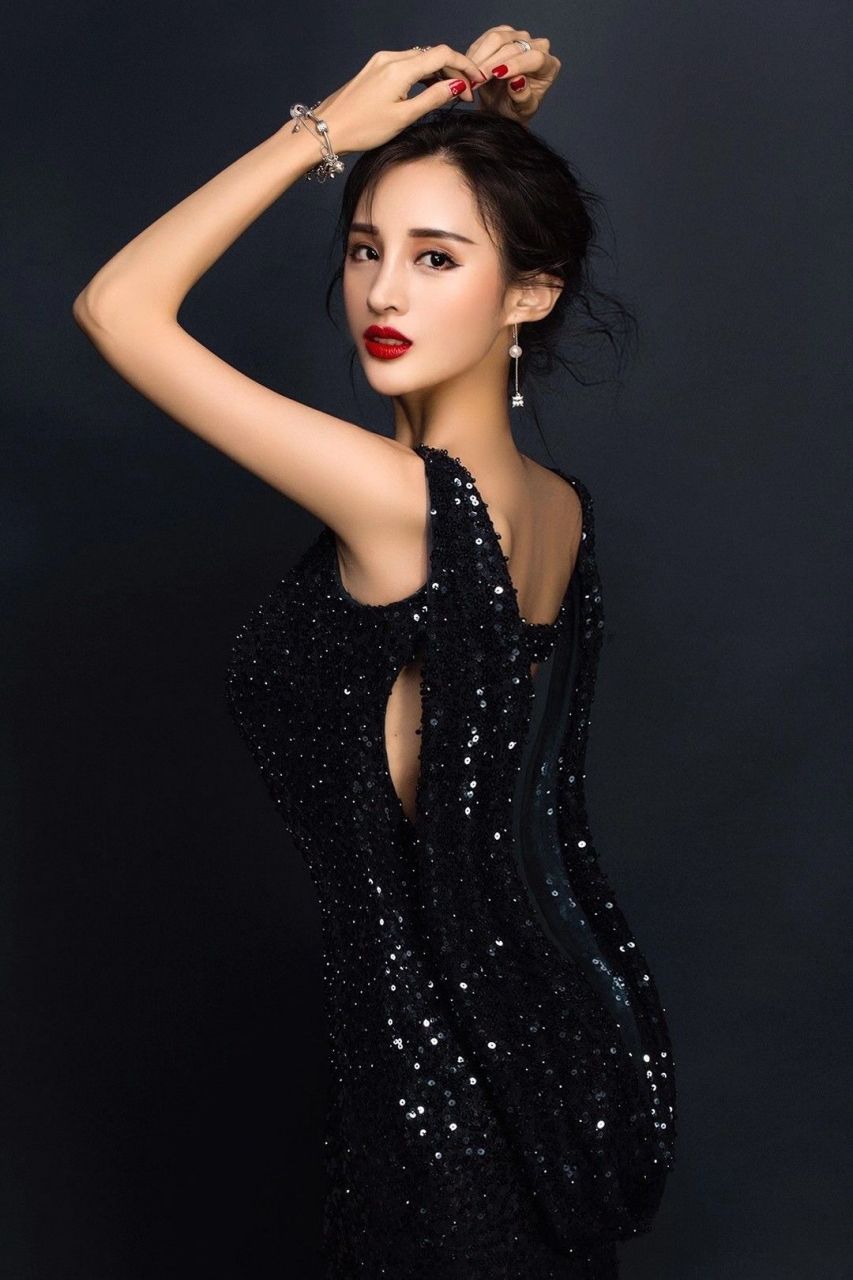 2023江西省景德镇市美女模特揭晓: 吴春怡,女,1990年4月出生于江西省