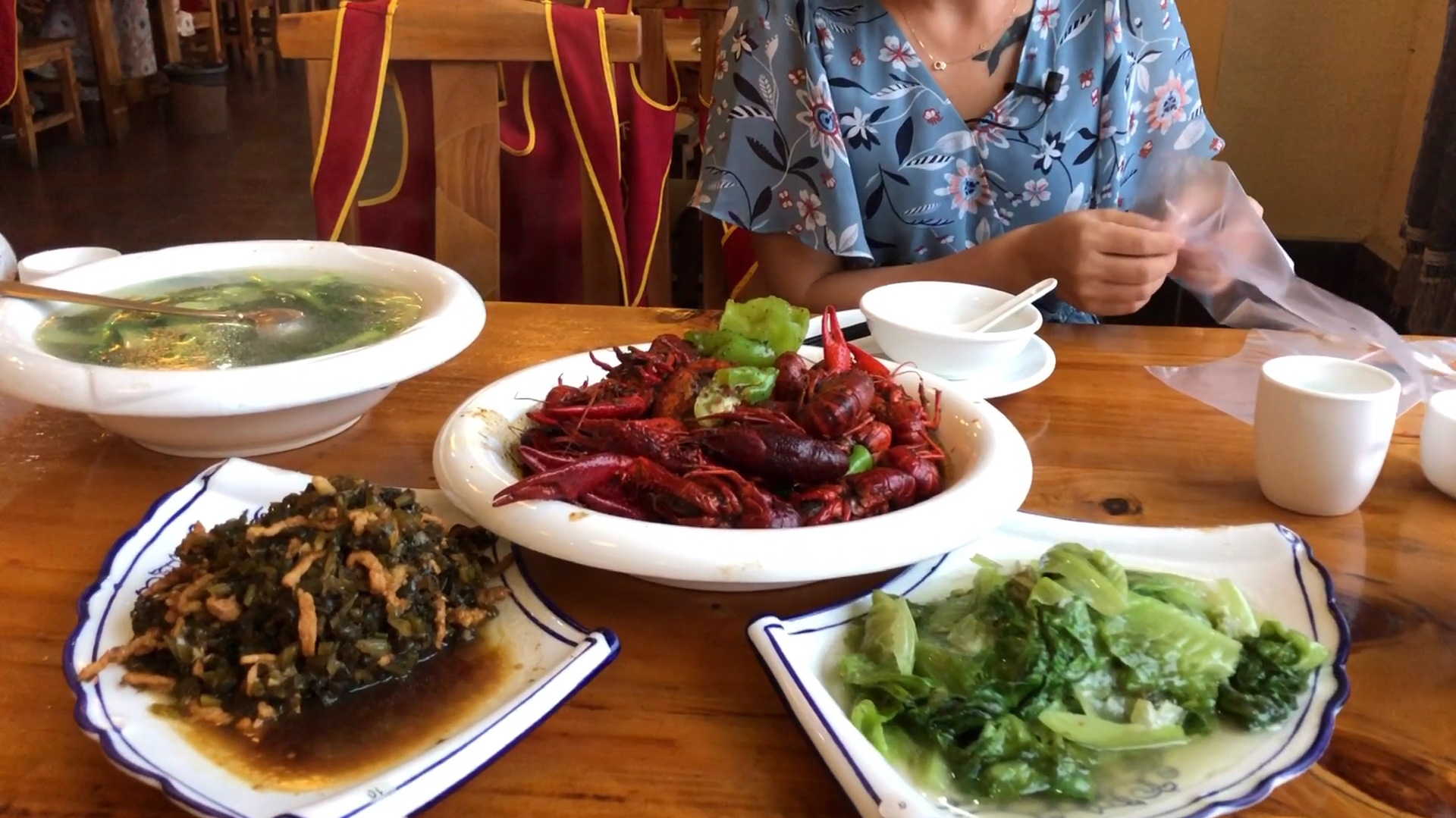 来到龙虾之都盱眙,点了一份十三香龙虾,这个价格怎样