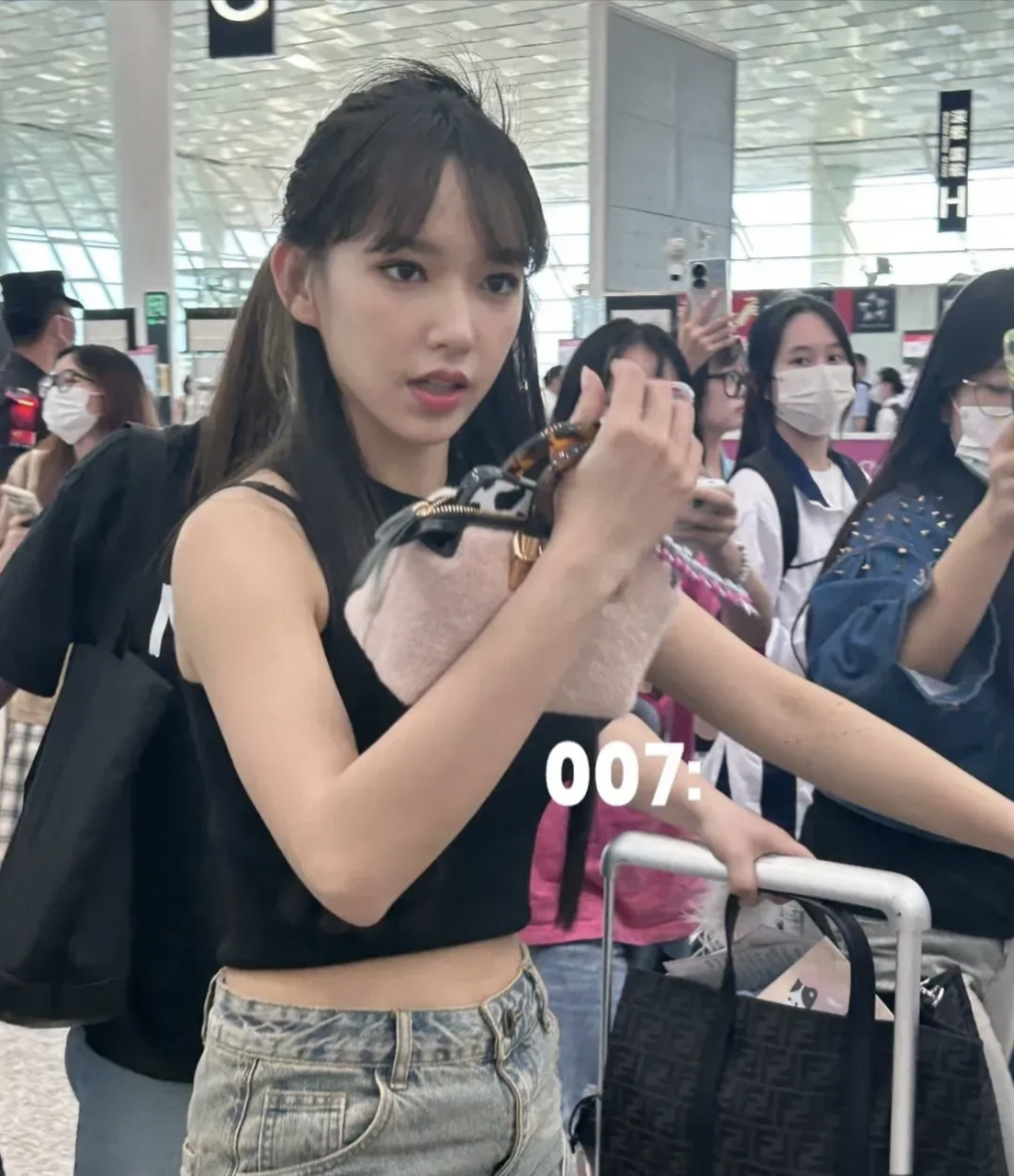 程潇生图  感觉瘦了,身材真好,满满的心动95  酷美的颜值,每一张都