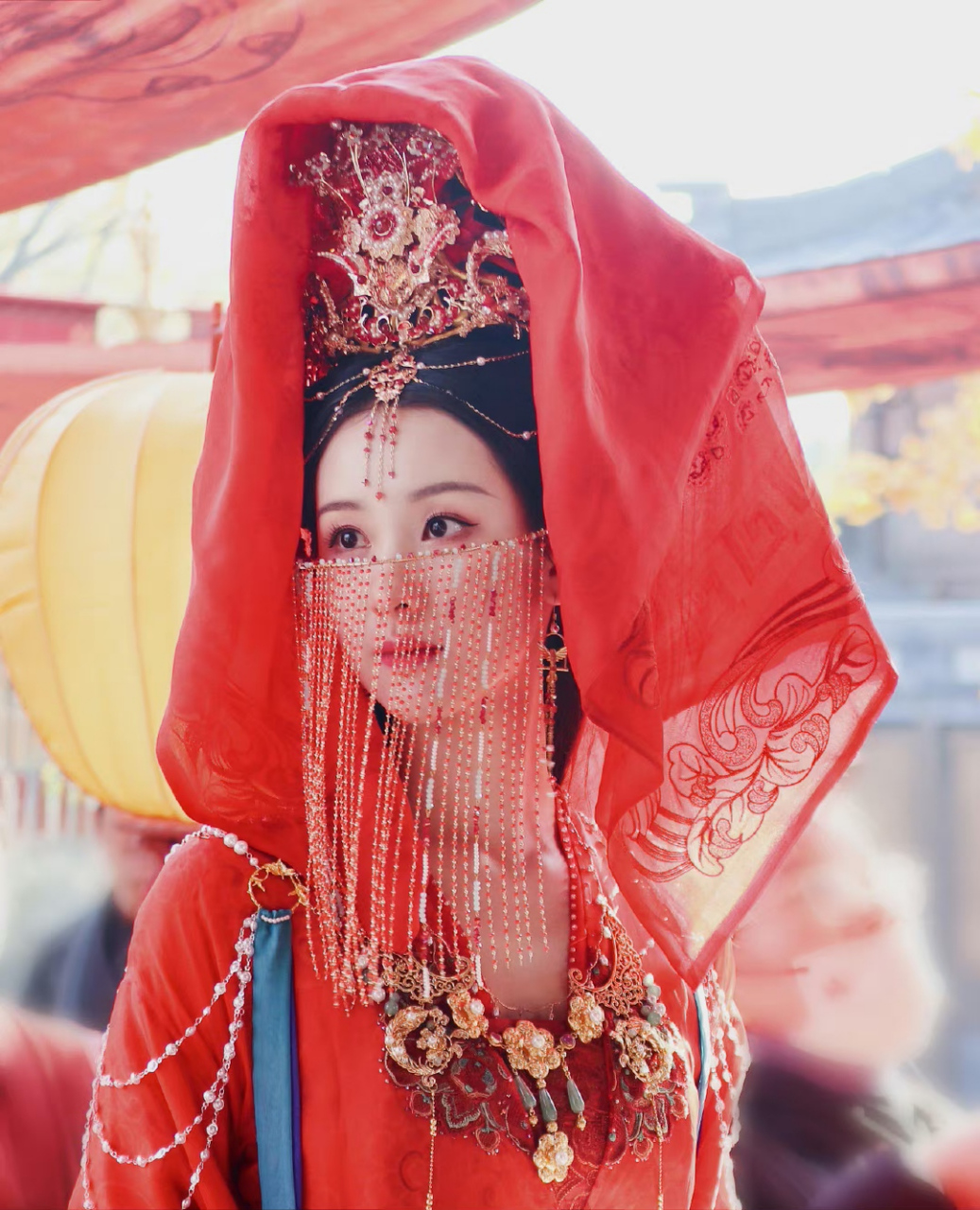 陈都灵# #长月烬明# 红色嫁衣的叶冰裳,纯美艳丽,妩媚柔情