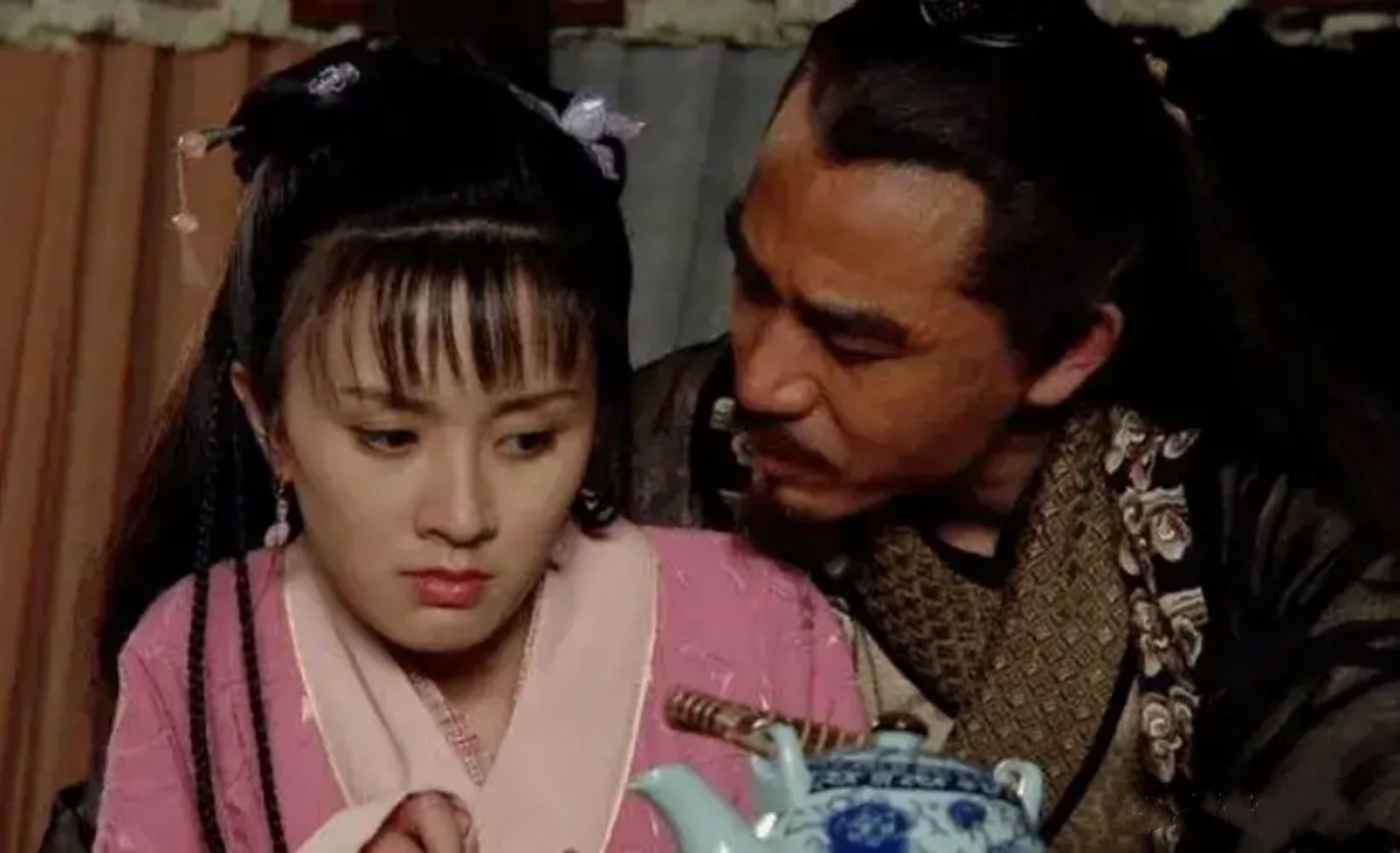 鄱阳湖一战,朱元璋诛杀陈友谅后,钻进他老婆达兰的房间:"我不强人所难