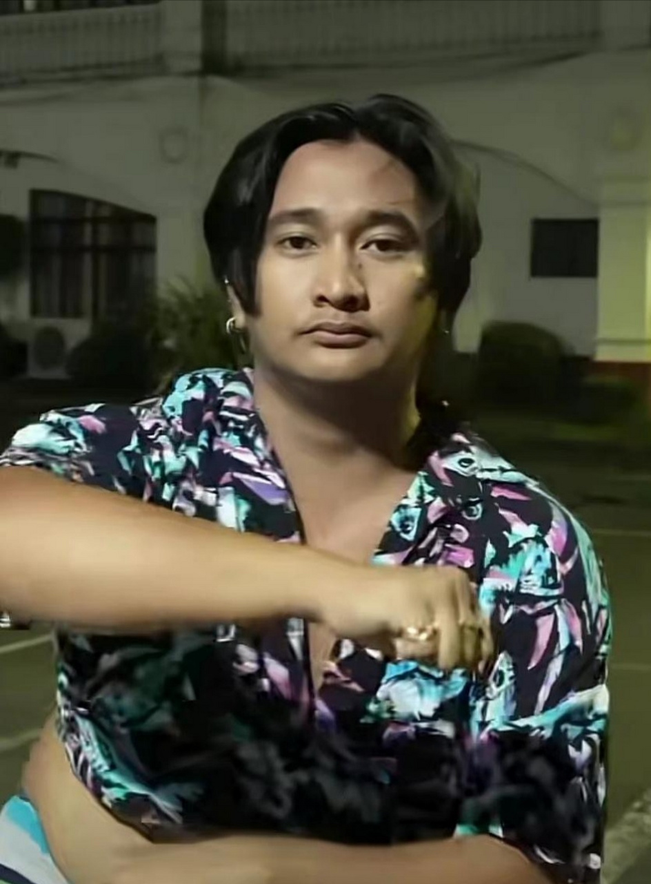 长相酷似黄磊关晓彤的男人,跳舞非常棒