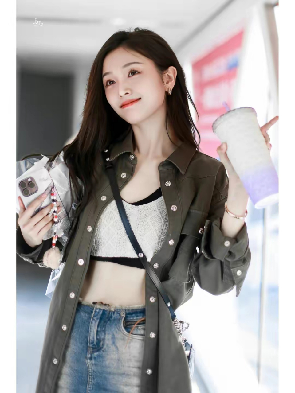 吴宣仪这腿是人该有的吗?