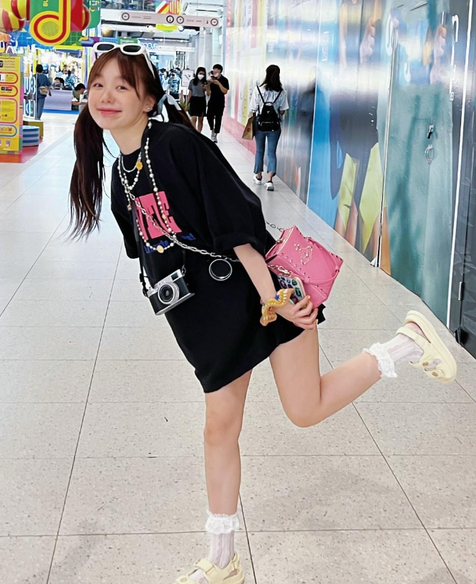 有着"双面孔"的4位女星,初看少女感满满,偶尔又像个小老太