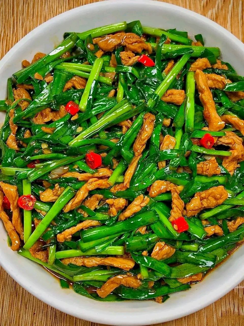 早餐,我选择了一份韭菜炒肉丝.那熟悉的香味,让我感到生活的美好.