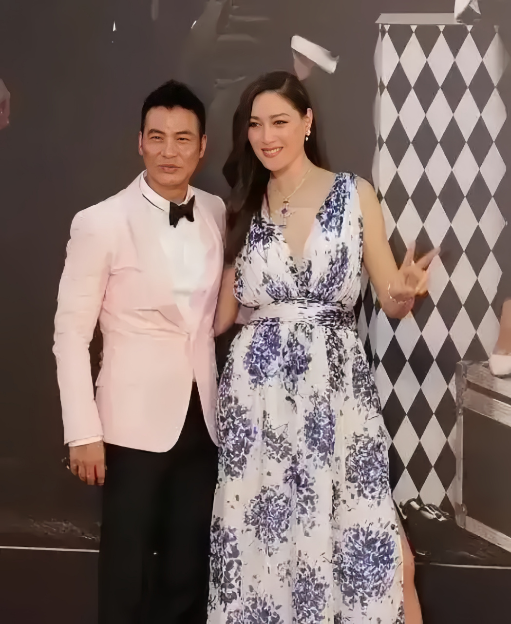 任达华第一任老婆图片