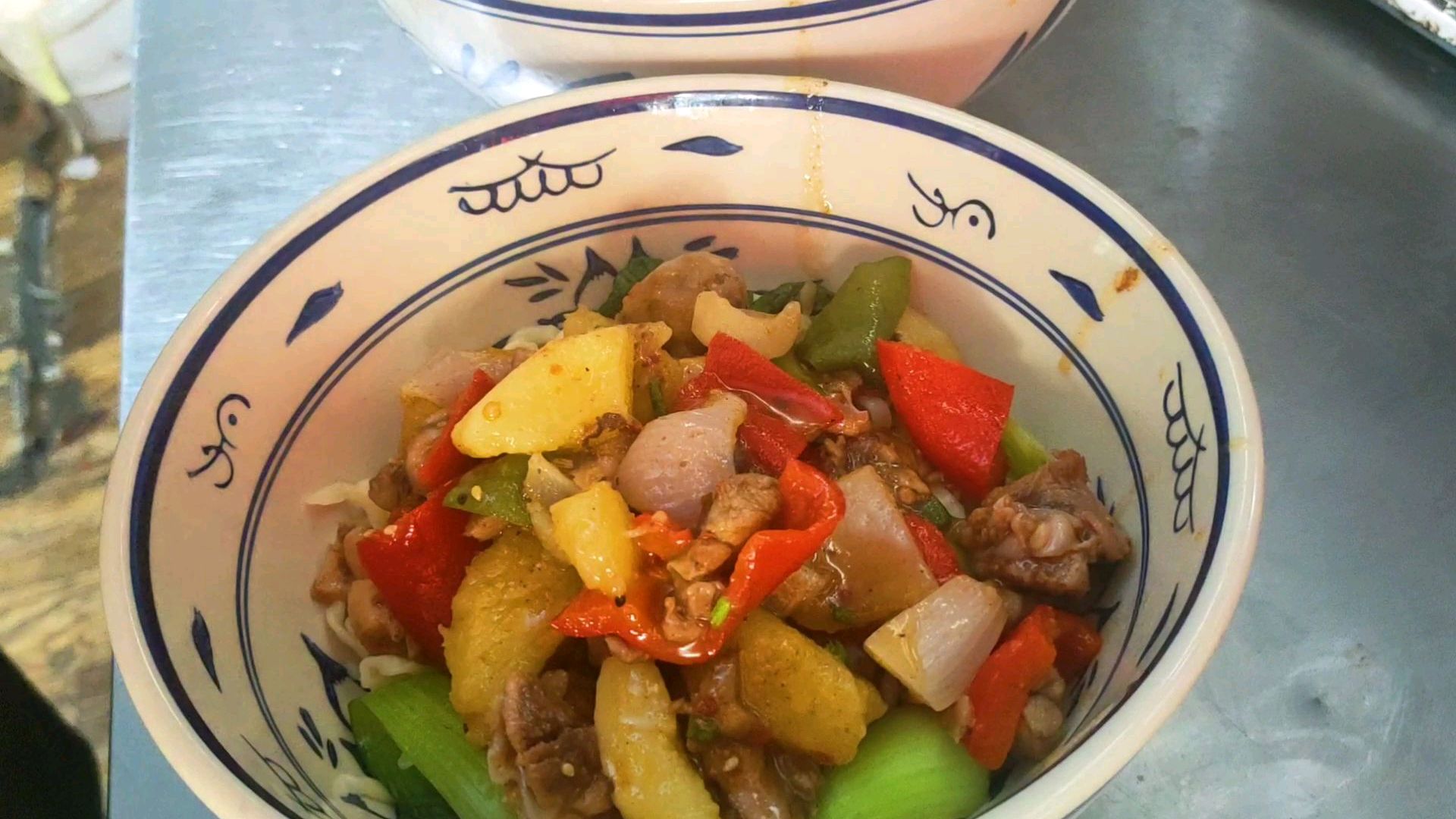 大盘鸡拌面来喽,绝对干货,想学就不要嫌我啰嗦!视频有点长!