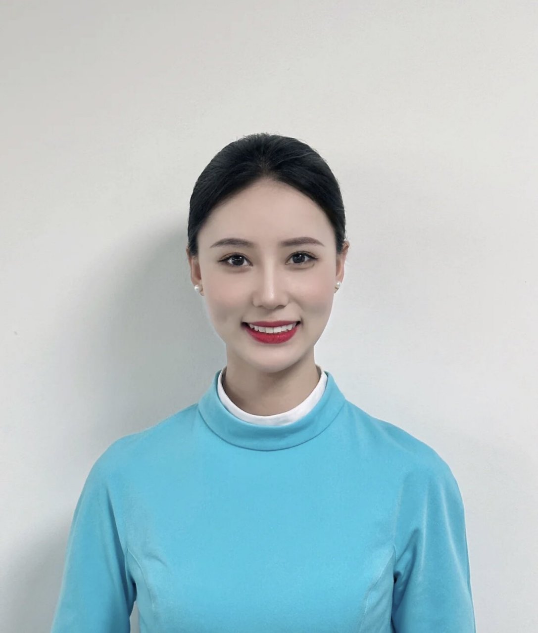 空姐的笑容,有没有给你的出行带来一丝温暖的感受#美女# #空姐日常