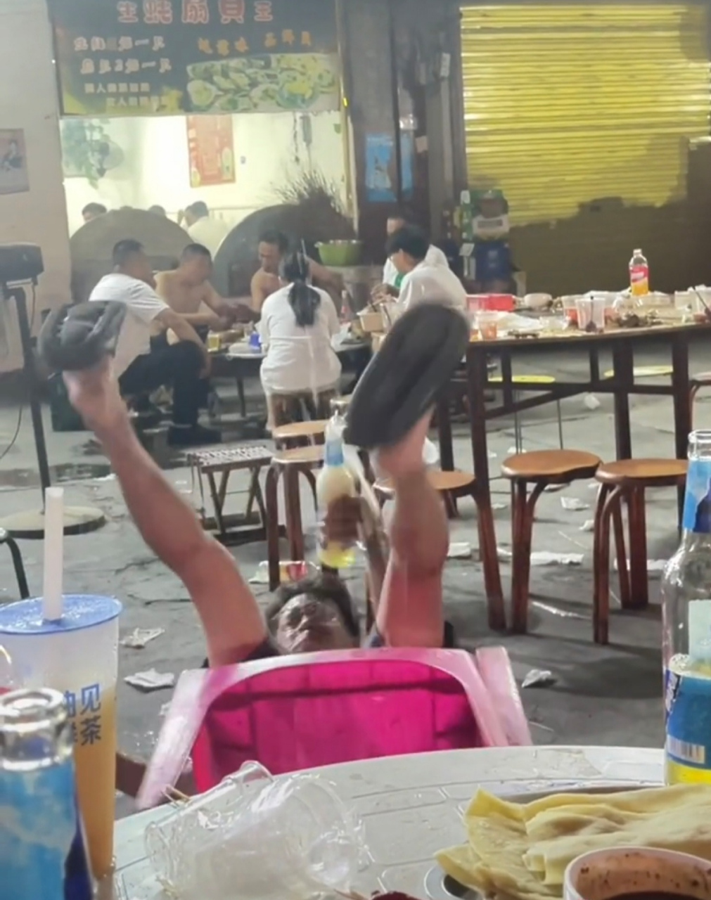 喝酒出丑不可怕,怕的是有人帮你回忆.