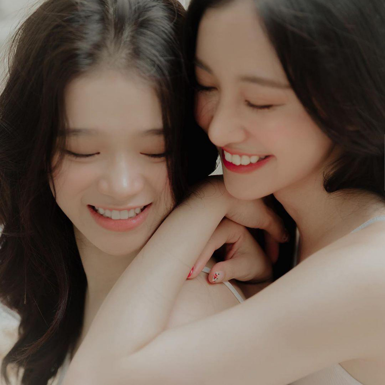 双胞胎姐妹花日常居家#私房艺术写真# #青春美少女写真# #双胞胎姐妹