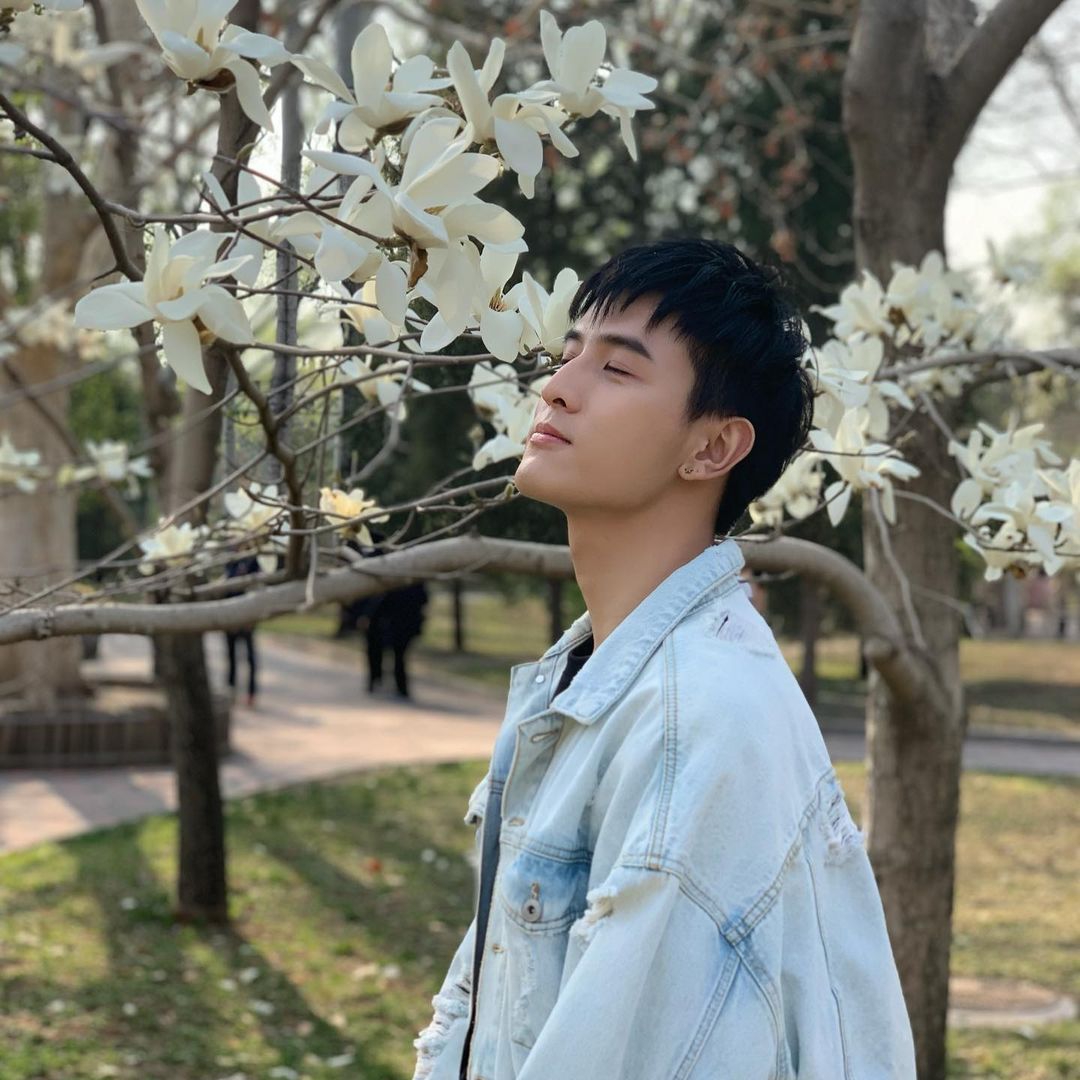 别小看了网红男神,他不仅有颜值,更练就了质感的肌肉