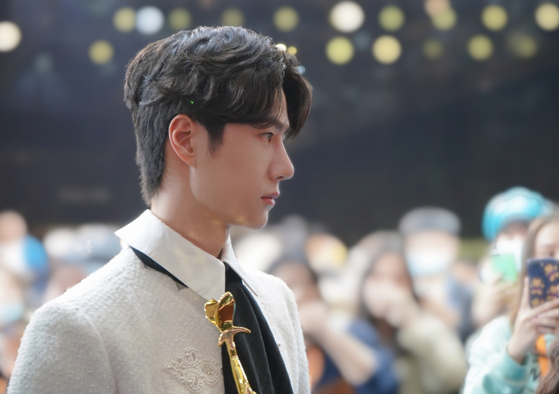 王一博金鹰颁奖典礼酷存图