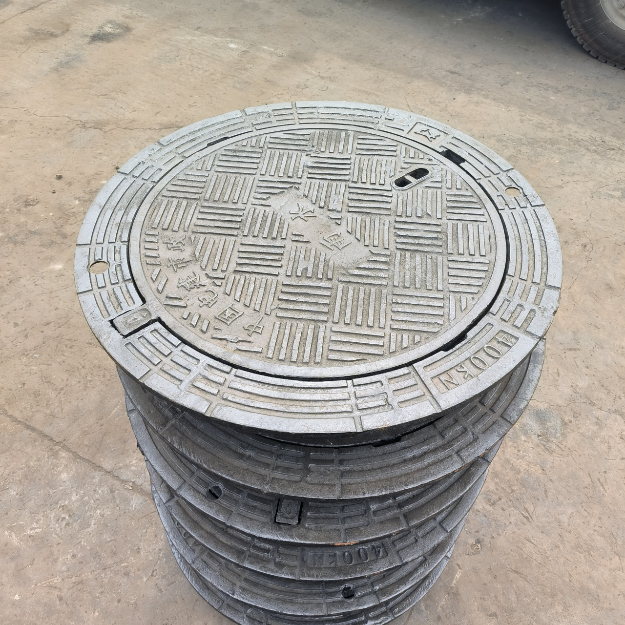 球墨铸铁井盖700"900*190倒承式防沉降五防井盖800*1000承重40吨60吨