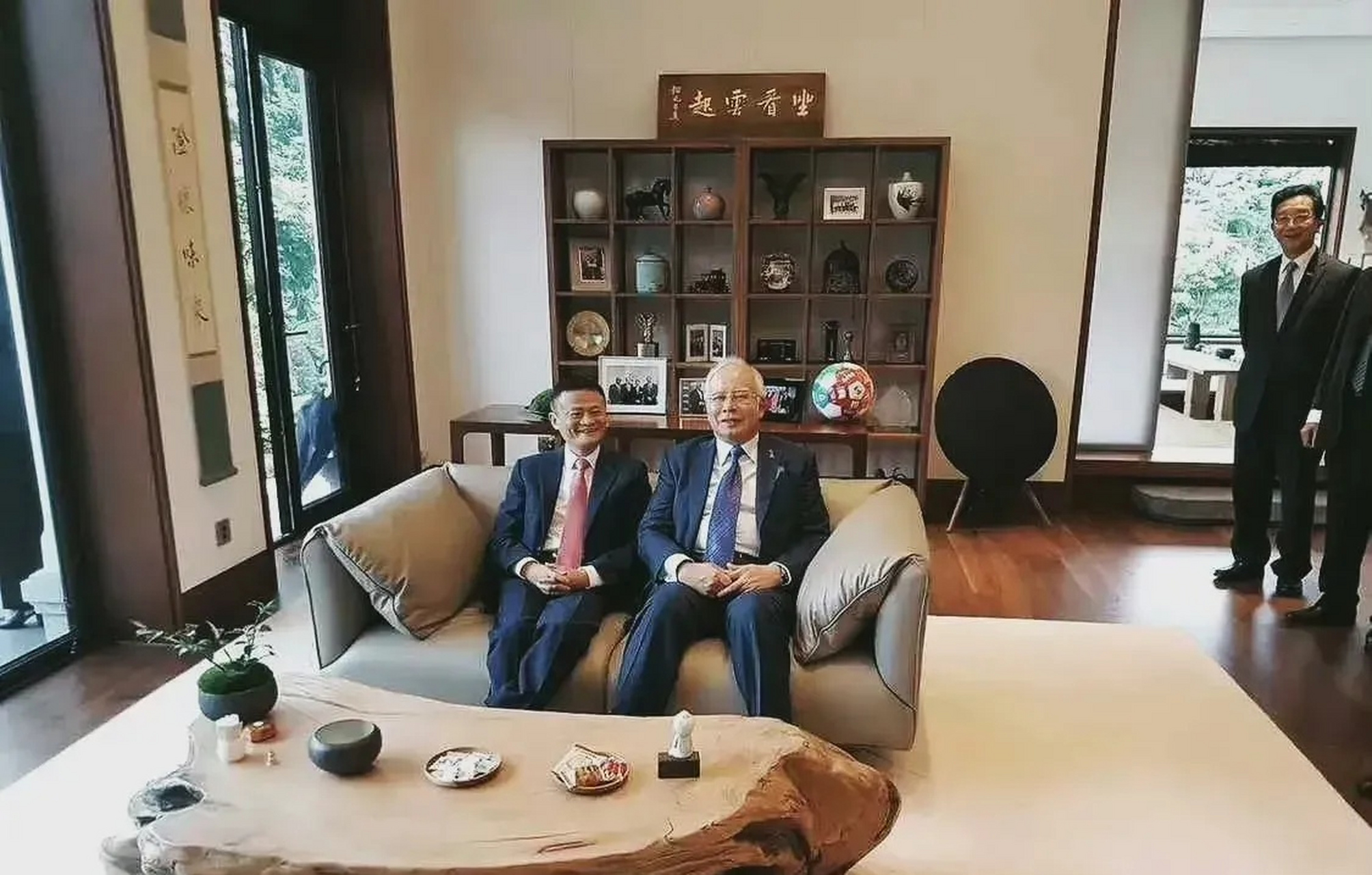 马云icon办公室这四个字是啥[黑线]