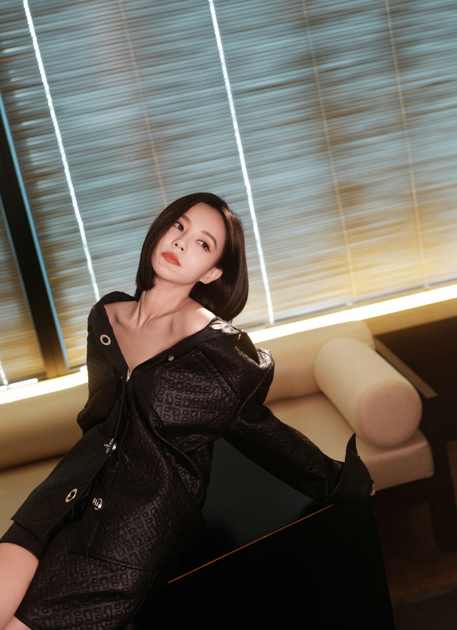 李一桐 秀美腿,这腿真是美绝了