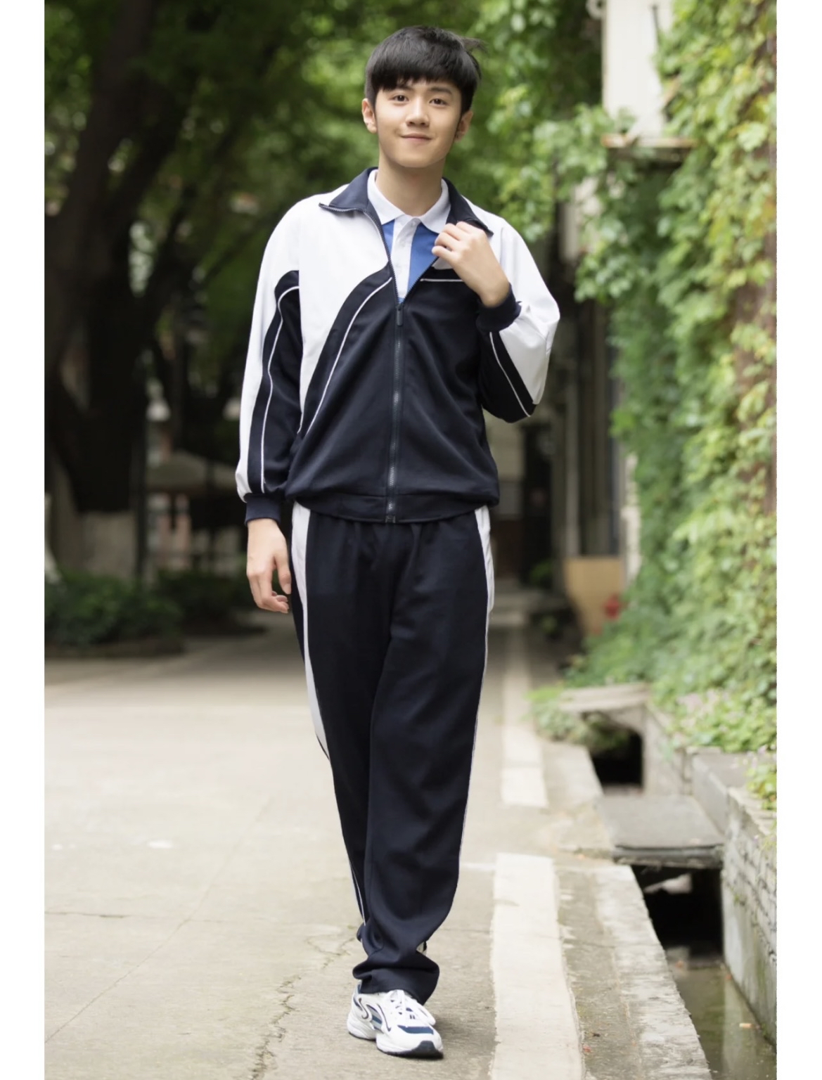 原来陈哲远做过深圳校服模特
