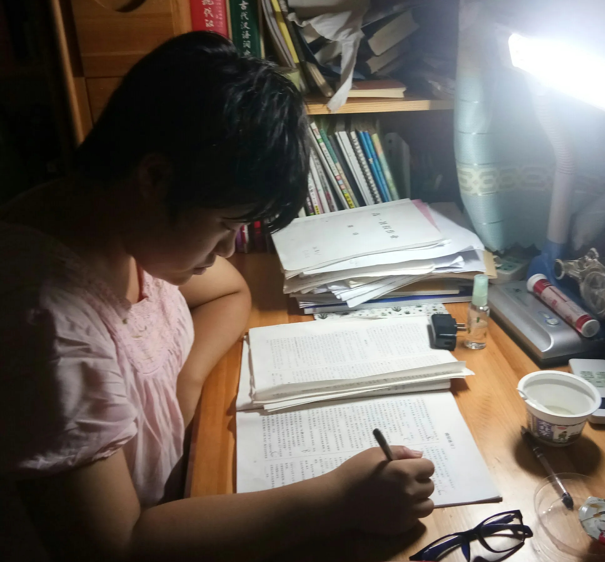 孩子熬夜赶作业,怎么办?