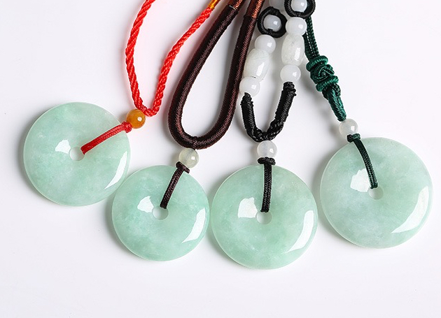 翡翠平安扣寓意吉祥,可你知道它的由来吗?