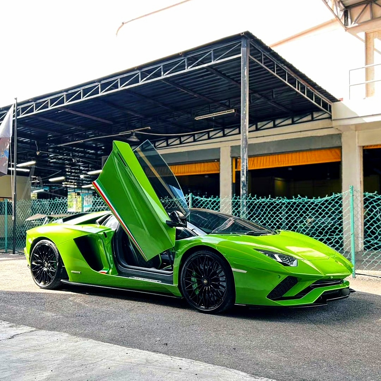 兰博基尼 大牛 aventador s roadsters 大绿牛 #兰博基尼