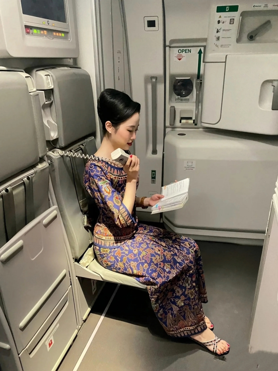 新加坡航空的空乘小姐姐