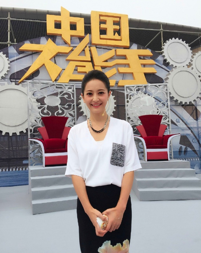 北京时间11月21日,中国著名主持人谢颖颖的最新消息!