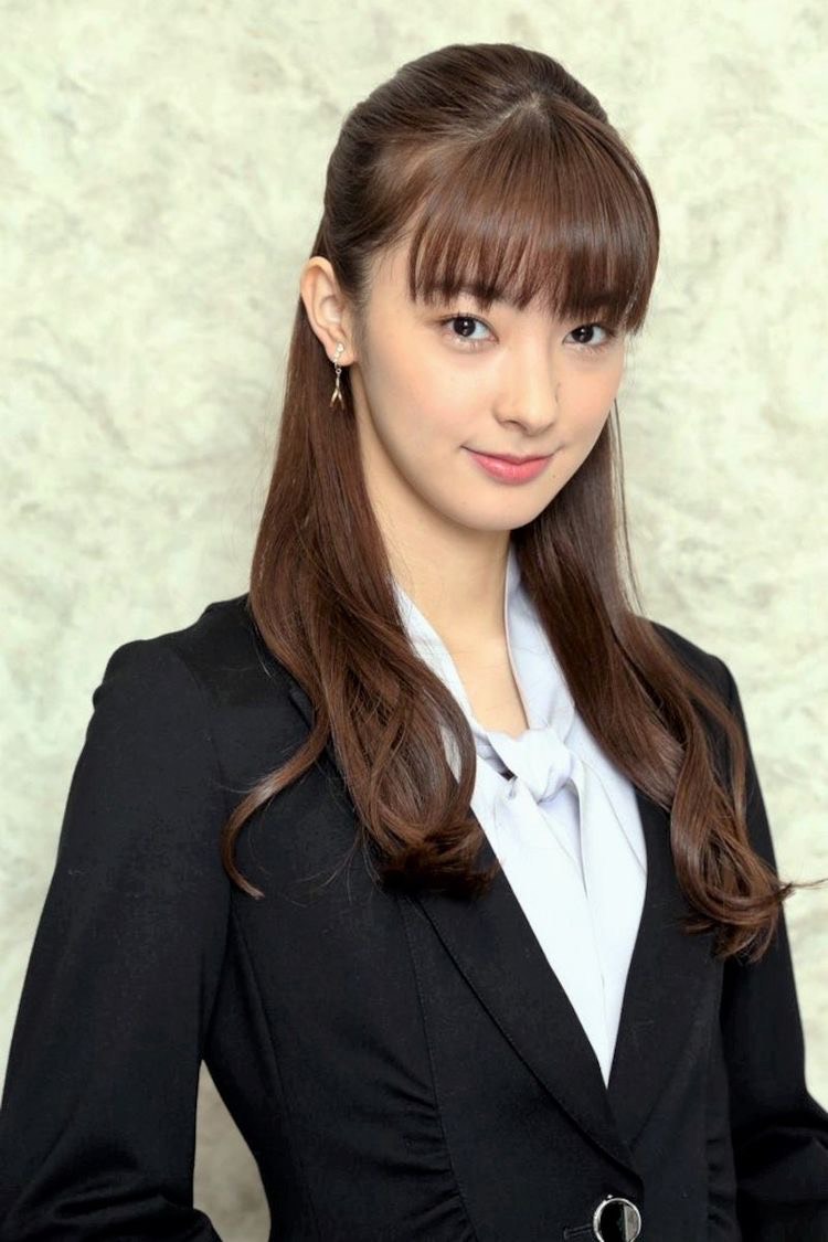 日本95后时尚模特宮本茉由,166cm挺拔身姿傲人