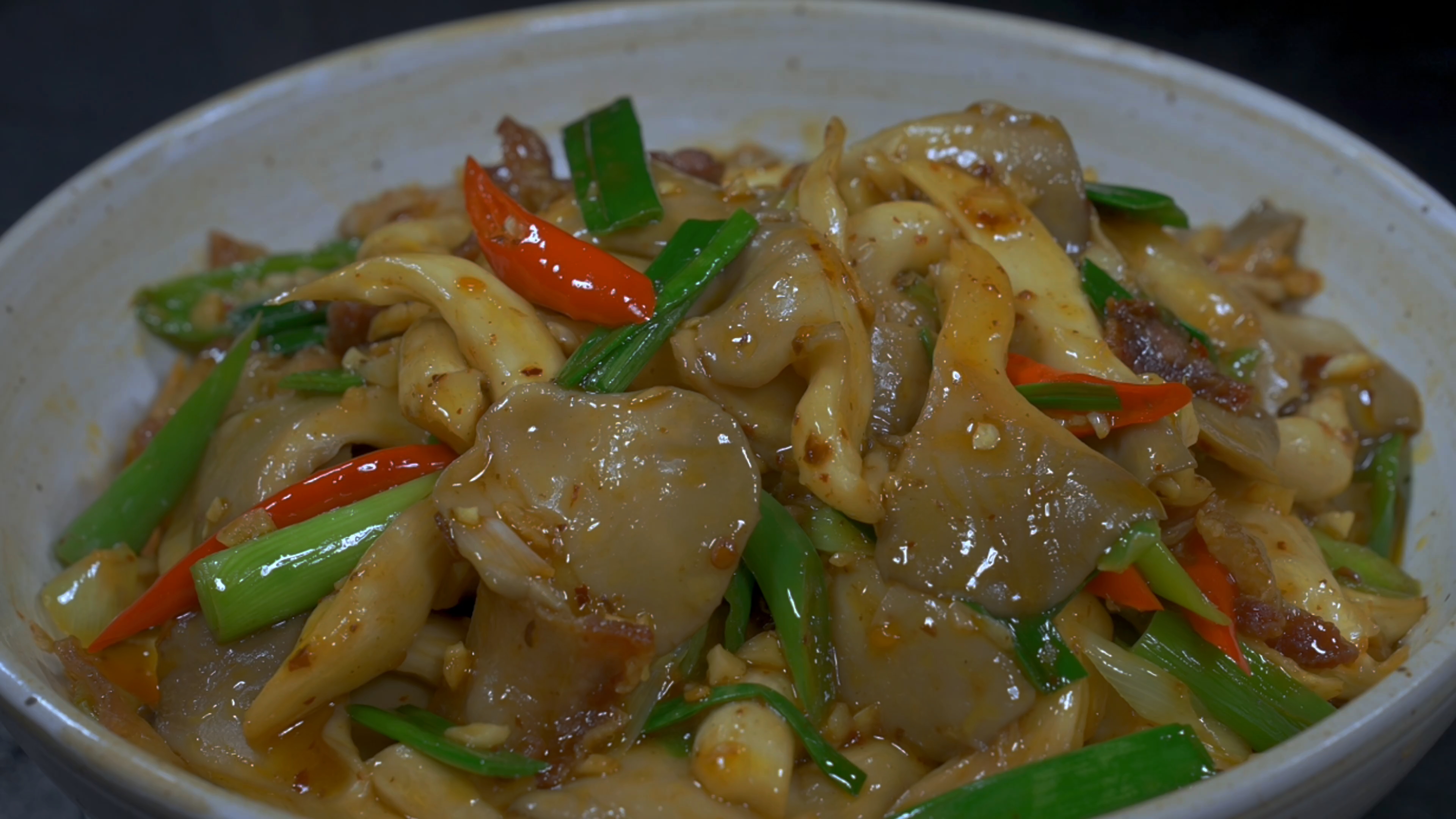 蘑菇炒肉才鲜嫩入味又不失营养呢?今天分享最好吃的做法!