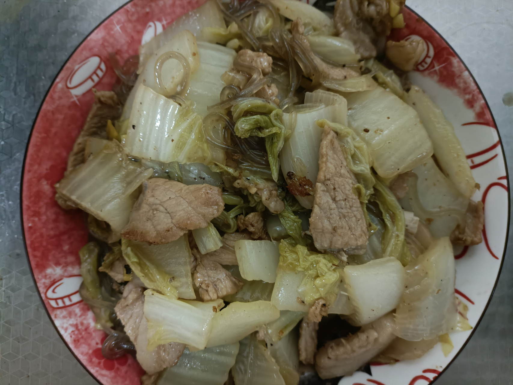 白菜猪肉炖粉条(白菜猪肉炖粉条的家常做法)