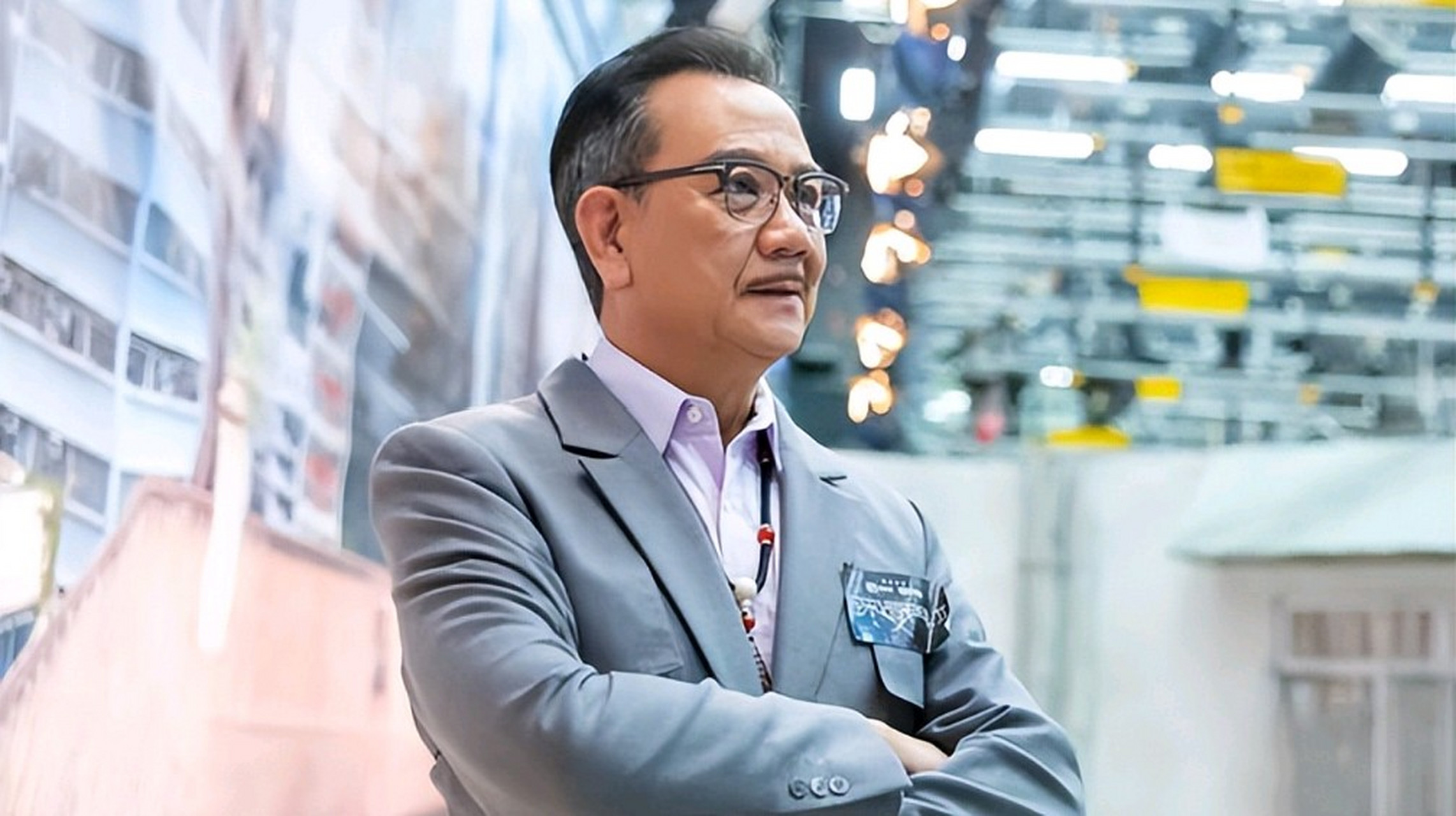 香港资深演员潘志文,73岁的他在机场被误以为身体不佳,实际只是因刚