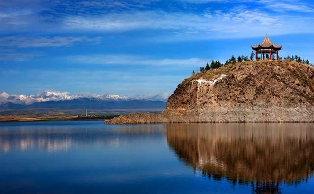 距离县城约三百公里,位于张掖肃南县——飞地镇,快来游玩吧!