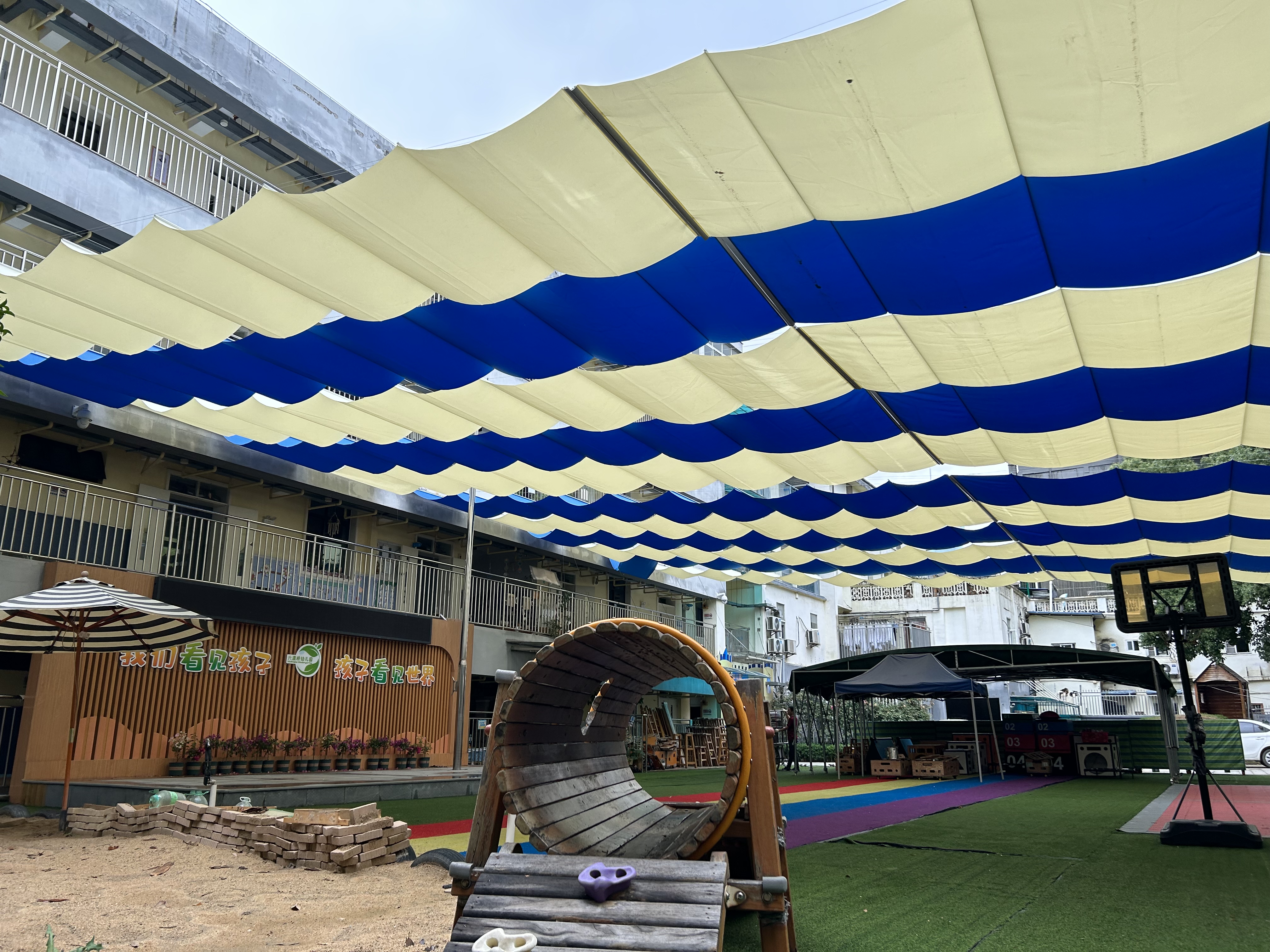 武汉六渡桥幼儿园操场遮阳防晒帘