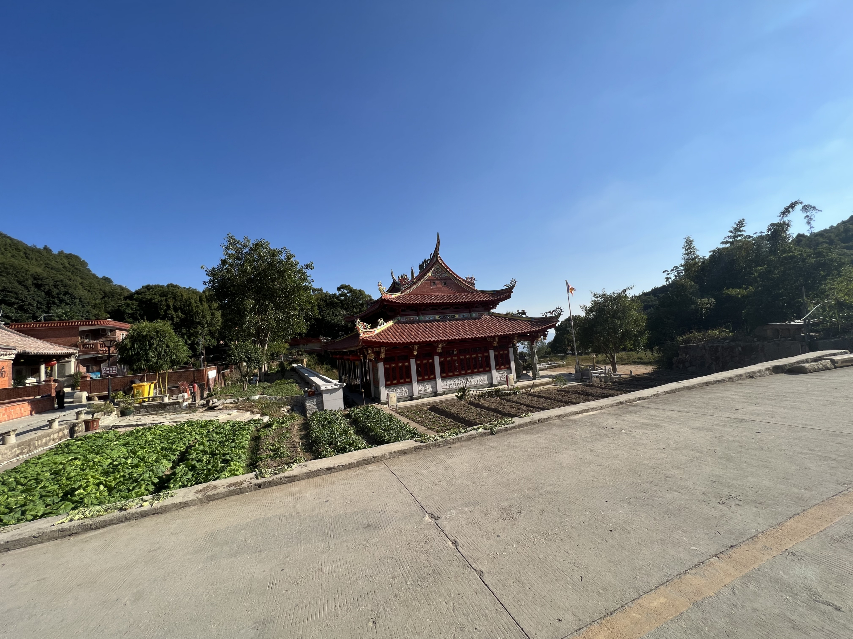 紫帽山位于福建省晋江市紫帽镇,与清源山,朋山,罗裳山号称"泉州四大山