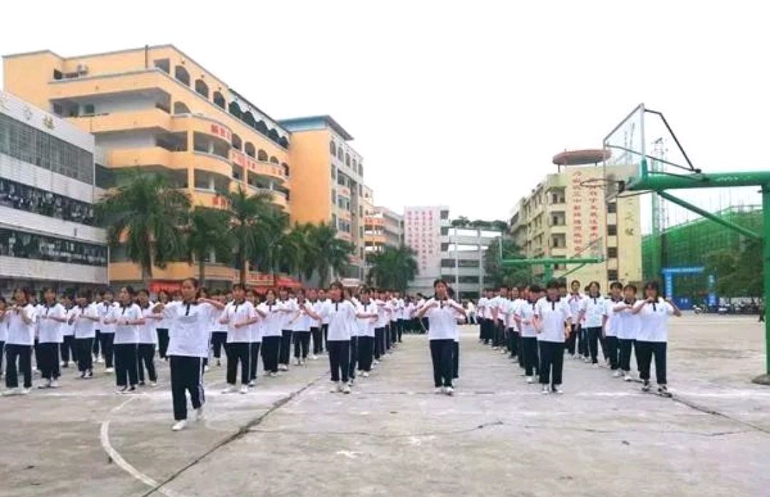 博白县第三高级中学举行广播体操比赛