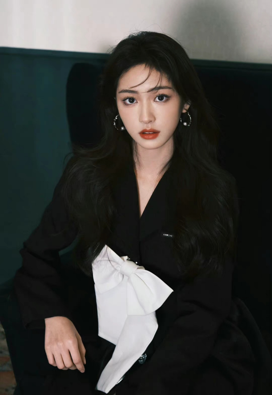 魅力女星杨肸子