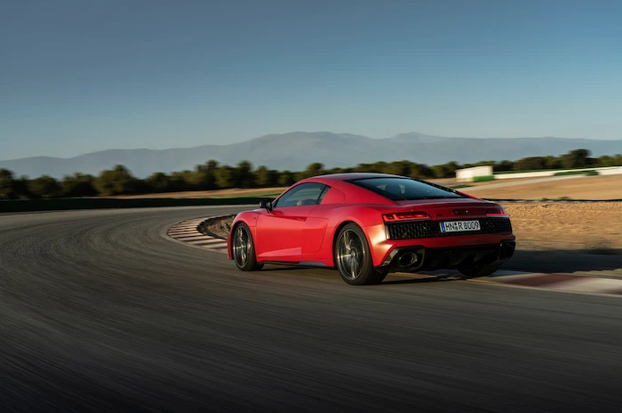 奥迪r8轿跑车v10 gt rwd亮相