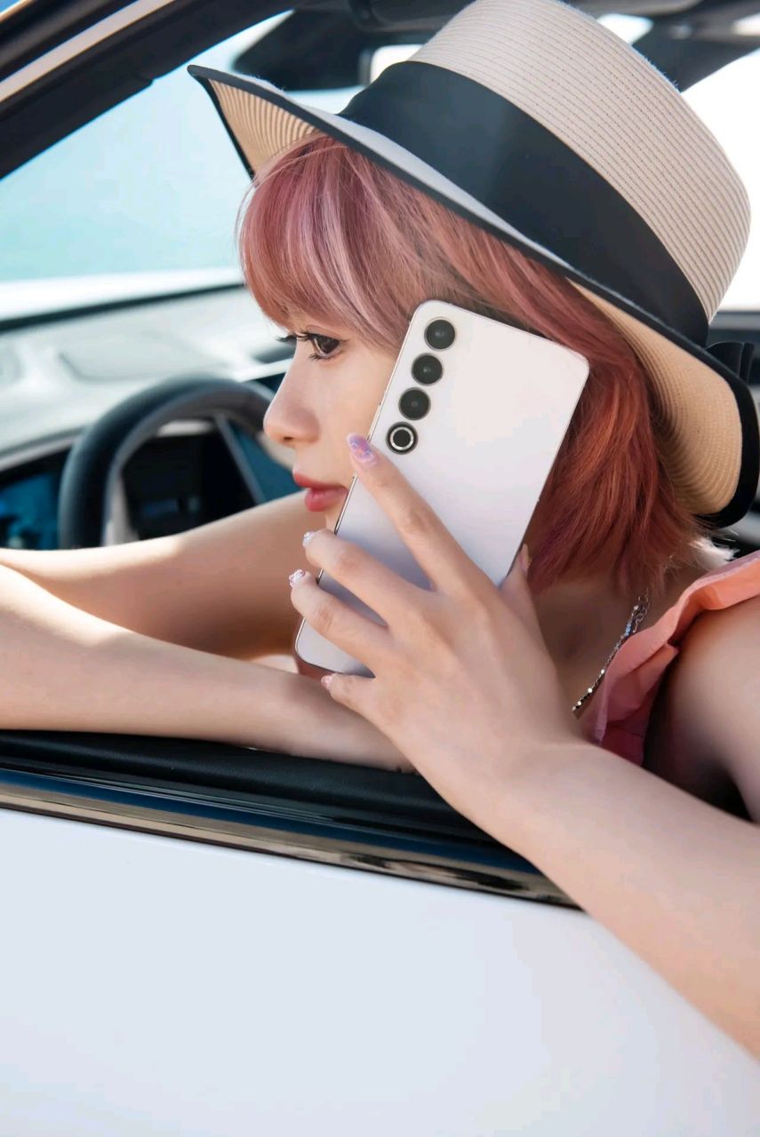 鬼族手机好不好看先不管,鬼族选的妹子一定好看!