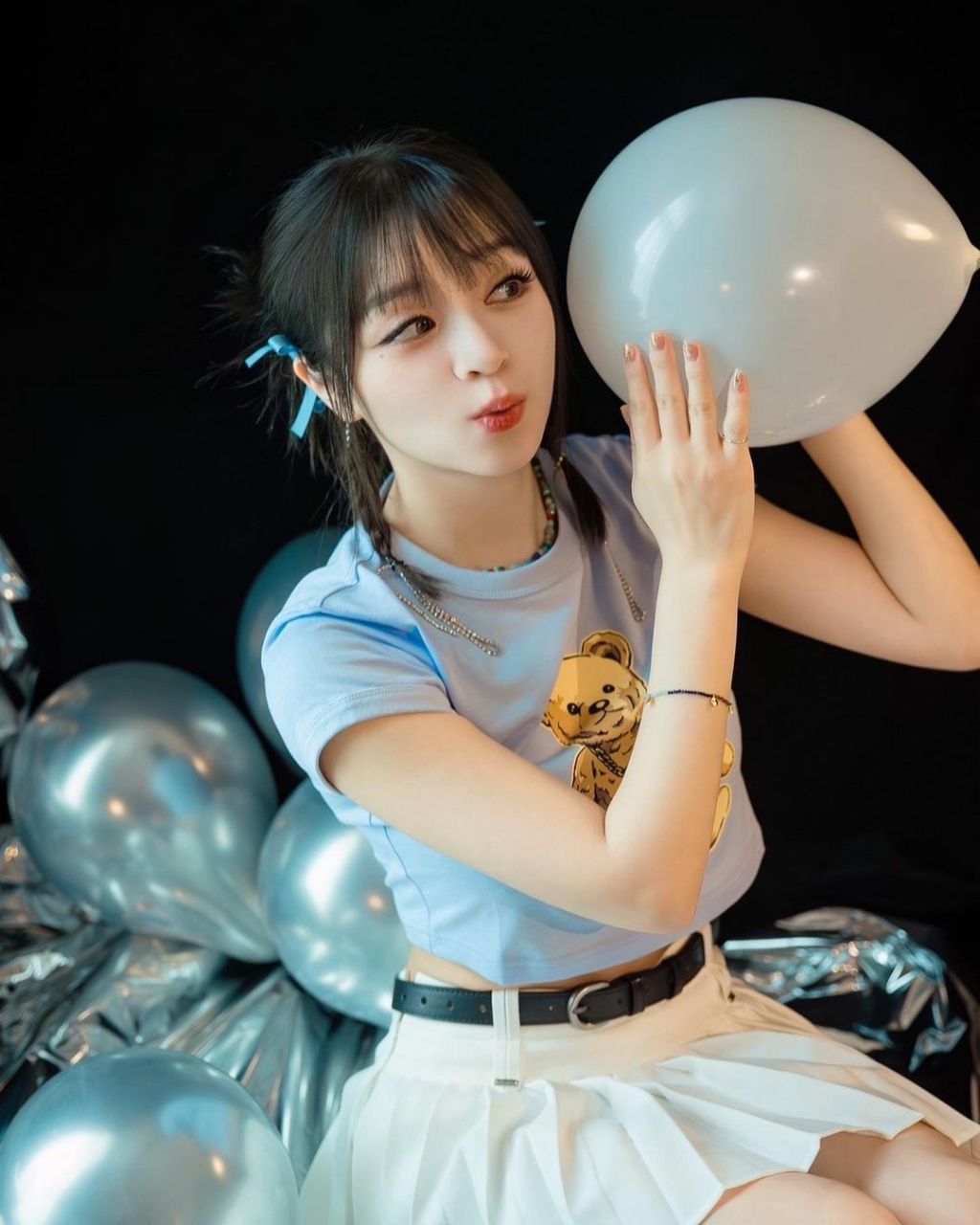 清纯可爱,气质动人. #明星动态# #明星穿搭# #美依礼芽