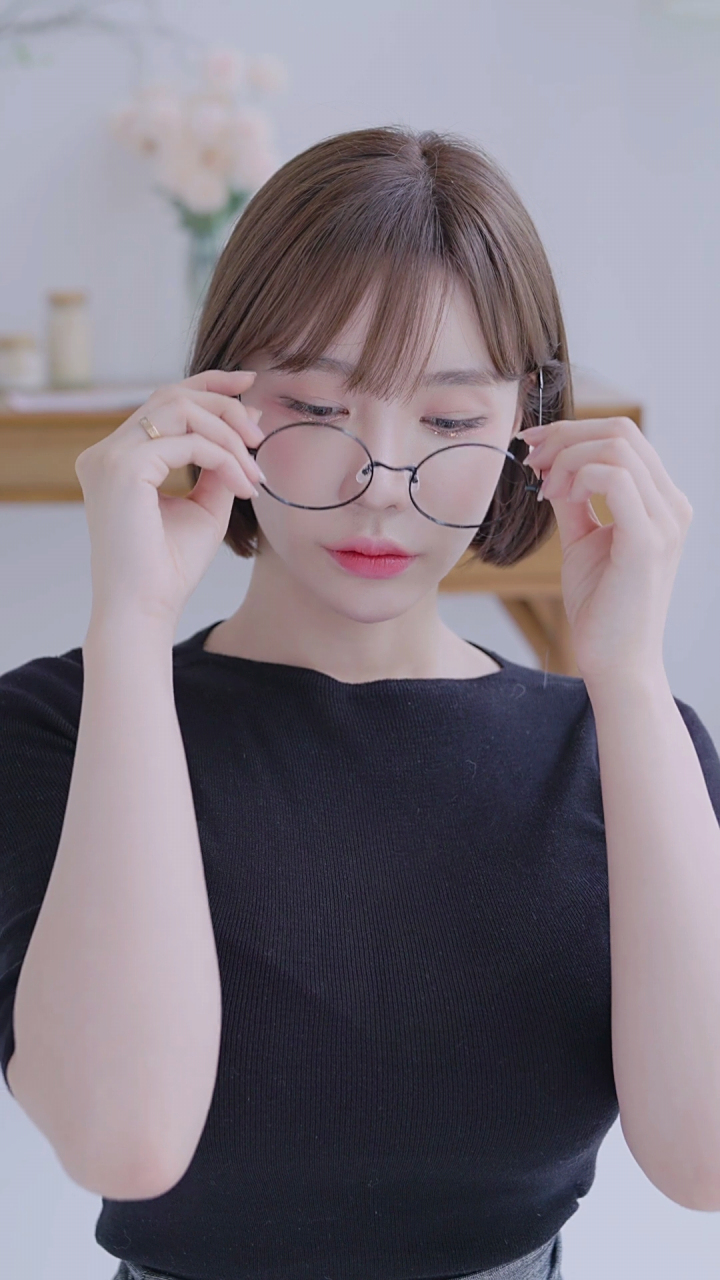 短发教师眼镜穿搭风#时尚穿搭